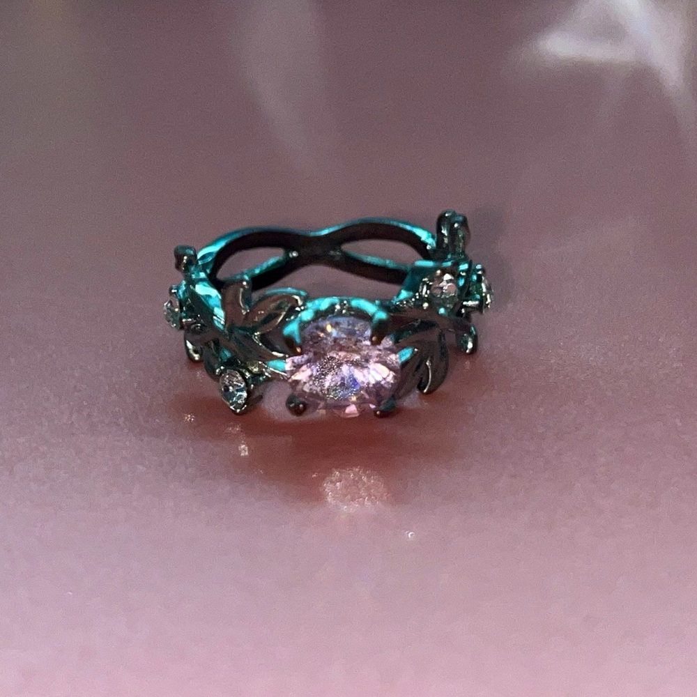 Elegant Silver and Pink Gemstone Ring